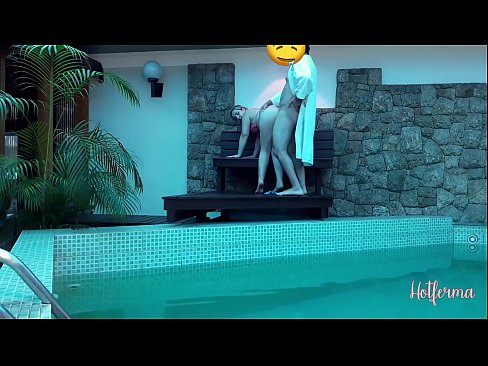 ❤️ A főnök meghívja a szobalányt a medencébe, de nem tud ellenállni egy forró ❤️ Orosz pornó at hu.desixxxtube.ru